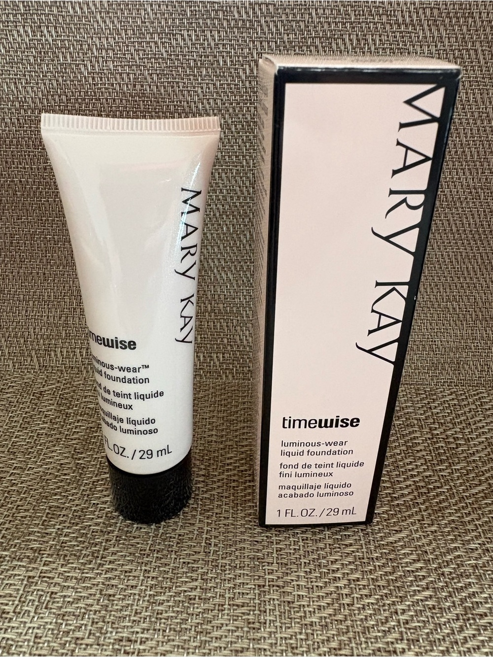 Mary Kay Timewise Luminous-Wear Liquid Foundation Ivory 4 (038699) New In Box